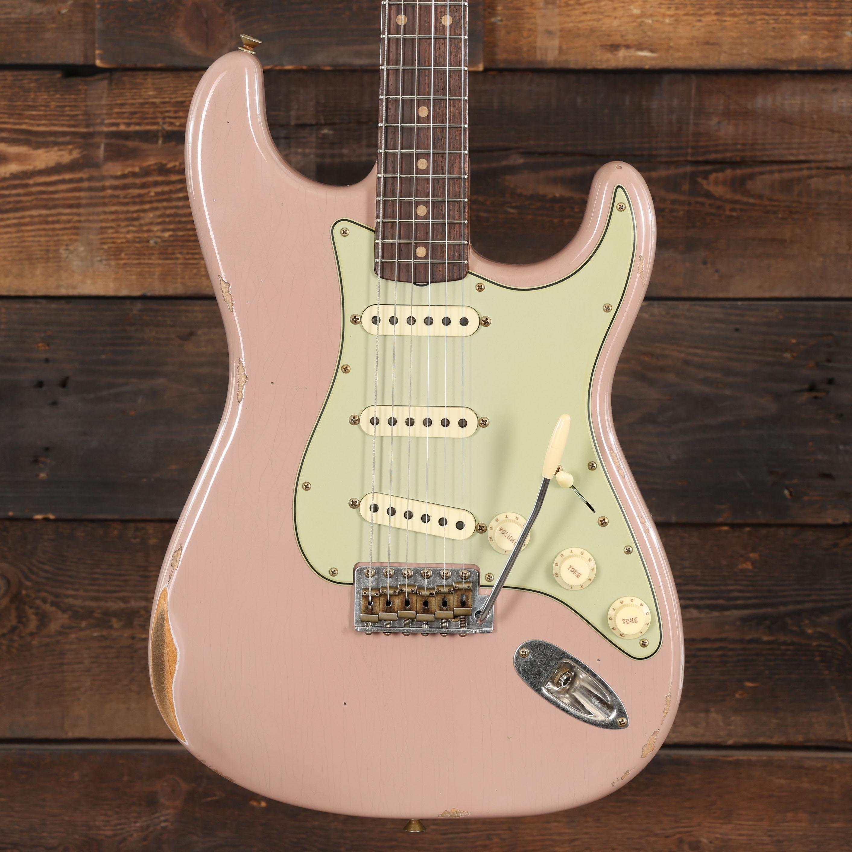 Fender Custom Shop '62 Stratocaster in Dirty Shell Pink Relic